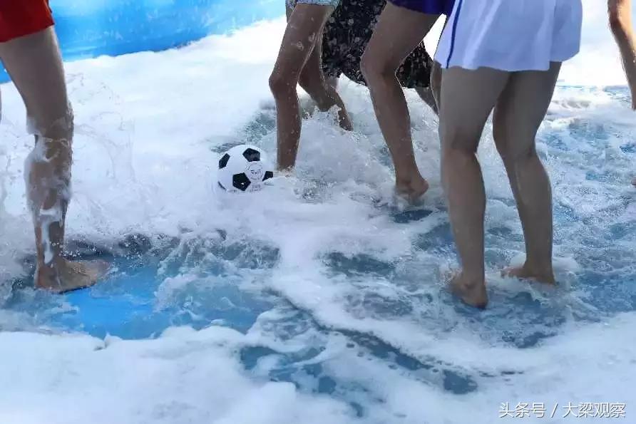 世界杯足球宝贝巡游,足球宝贝秀现场