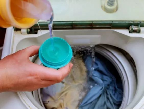 衣服又黄又脏,衣服又脏又油怎么办