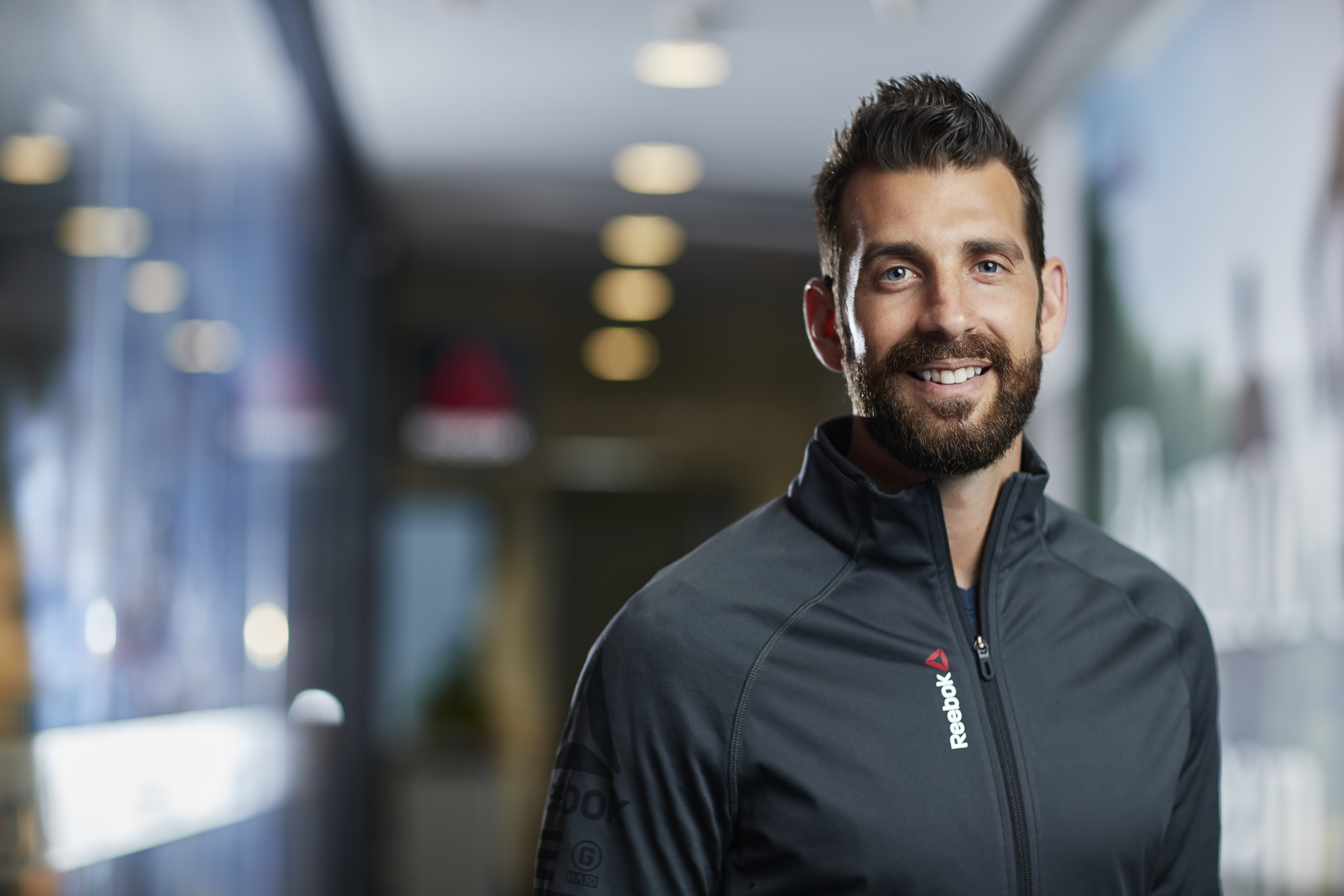 把健身房开到零售店，锐步在中国的翻身仗怎么打？｜专访