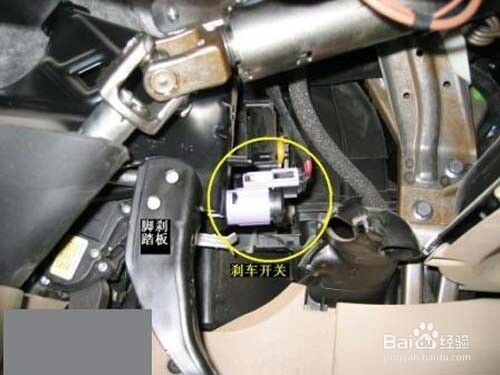 为什么自动挡挂d挡后不显示挡位,自动挡的车行驶中挂n挡会怎么样