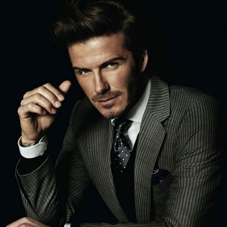 c罗代言了哪款足球游戏,c罗代言中国西装