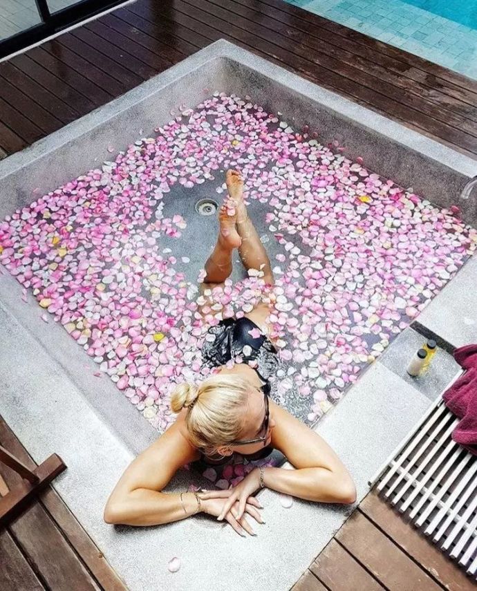 巴厘岛买什么口红便宜,巴厘岛旅游攻略住宿价格