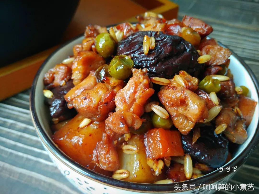 板栗土豆胡萝卜香菇焖鸡的做法,用电饭锅做的香菇焖饭