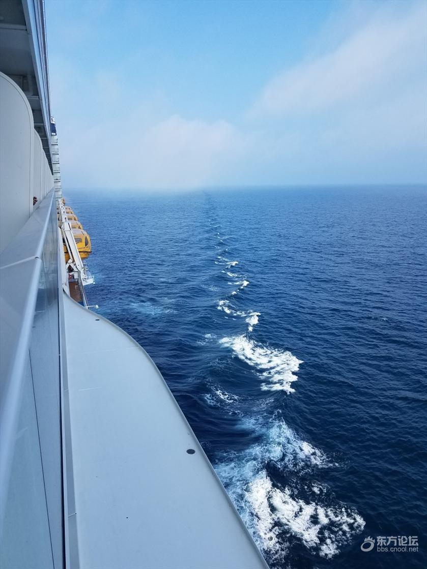 坐奢华游轮什么感受？房间就像漂在海上量子号游记！
