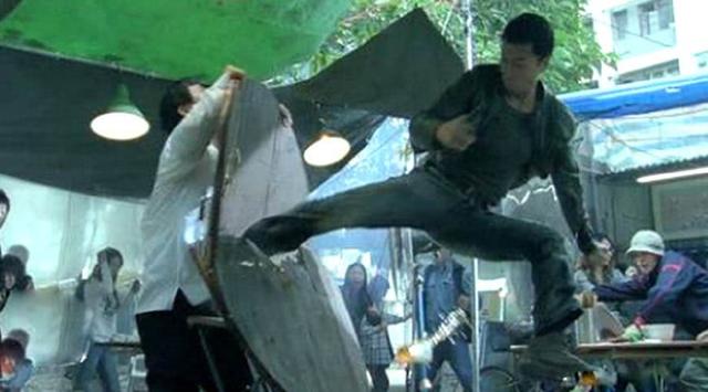 武术动作解析吴京对甄子丹,甄子丹和吴京打斗的那段分析