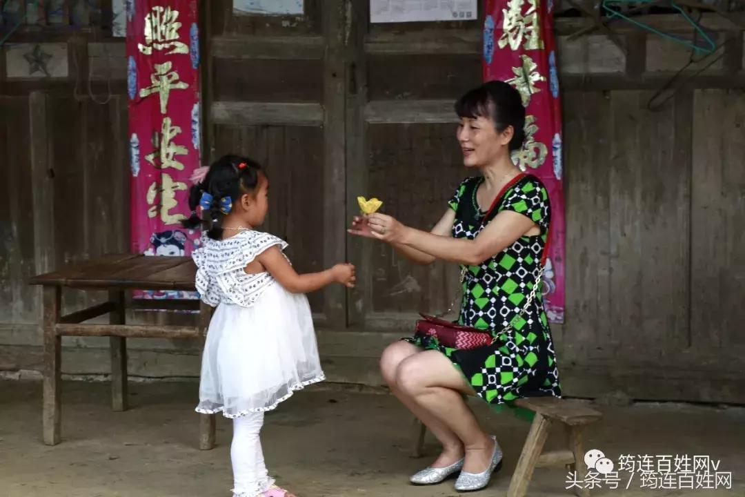 这个曾经身患“怪症”，命悬一线的小女孩，如今竟变成这样！