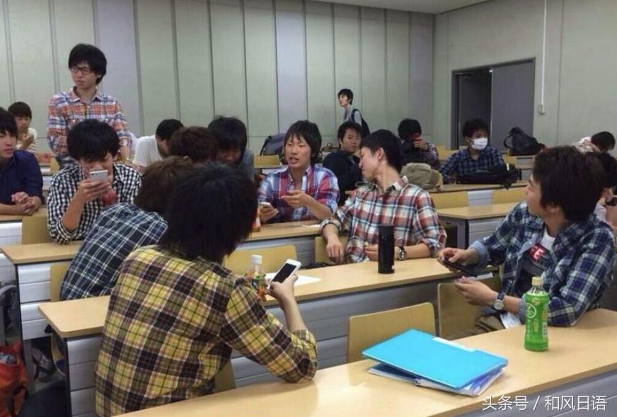 日本理科男的超高撞衫率，怎么穿都是错，审美难道没救了吗？