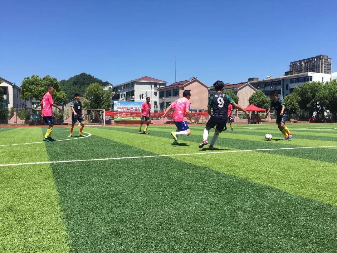 浣撹偛姣旇禌涓殑涓鍙嬭皧,浣撹偛浜ゆ祦澧炶繘涓ゅ哺閫夋墜鎯呰皧