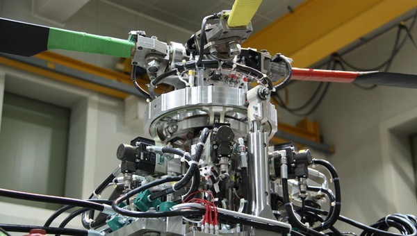 直升机桨叶挥舞变距,旋翼桨叶挥舞