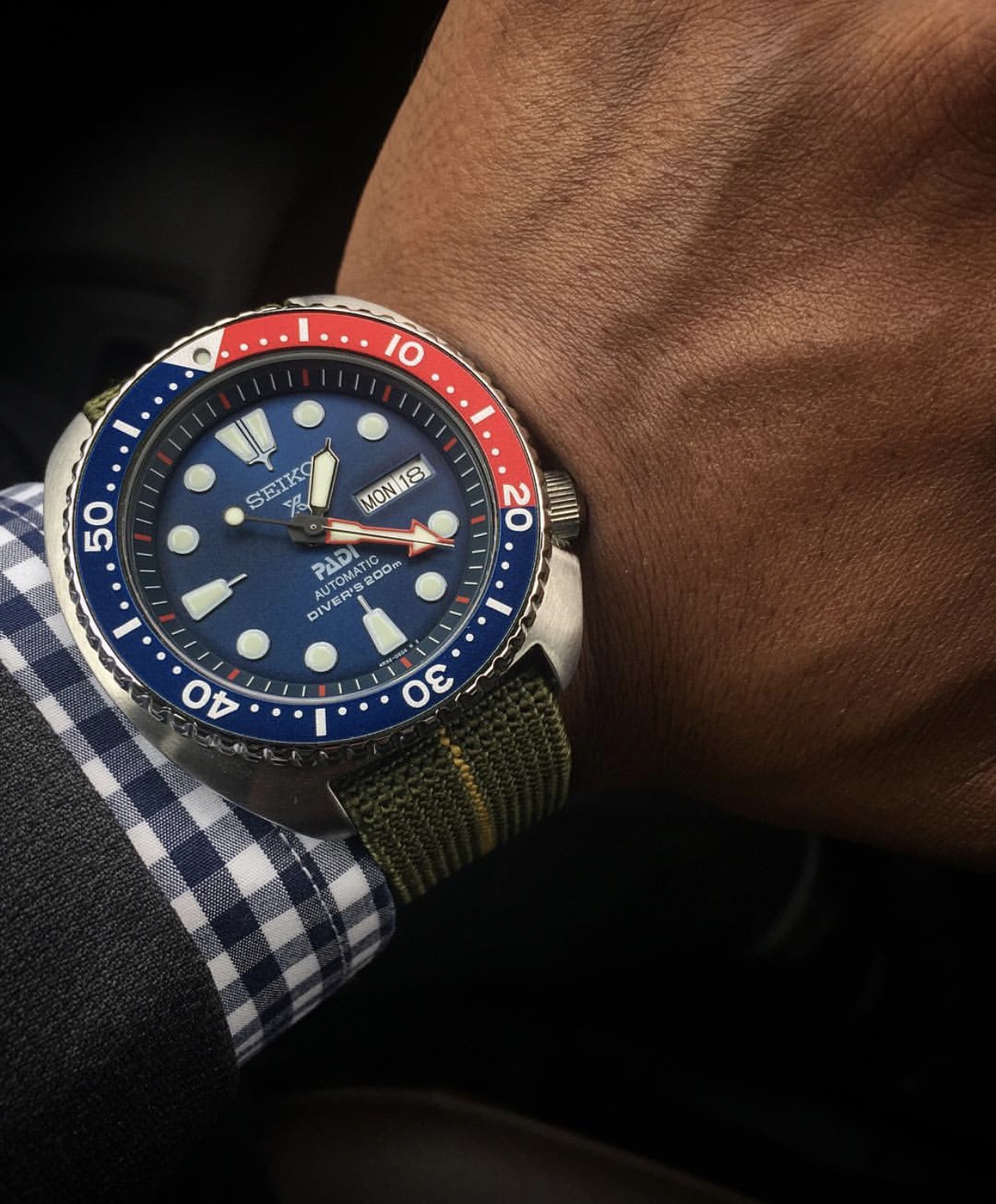 劳力士卖断货的绿表,劳力士绿鬼圈正品多少钱