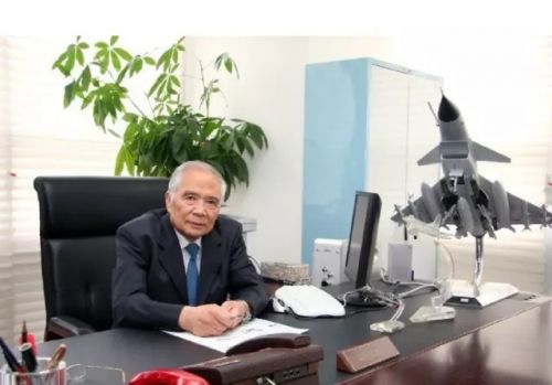 歼10首席试飞员,雷强试飞歼10视频