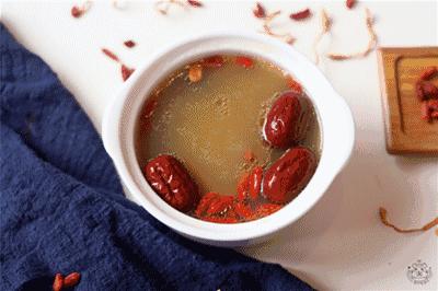 南宁这家专注“*鸡做**”的店，让吃货们每天沉迷“吃鸡”无法自拔！