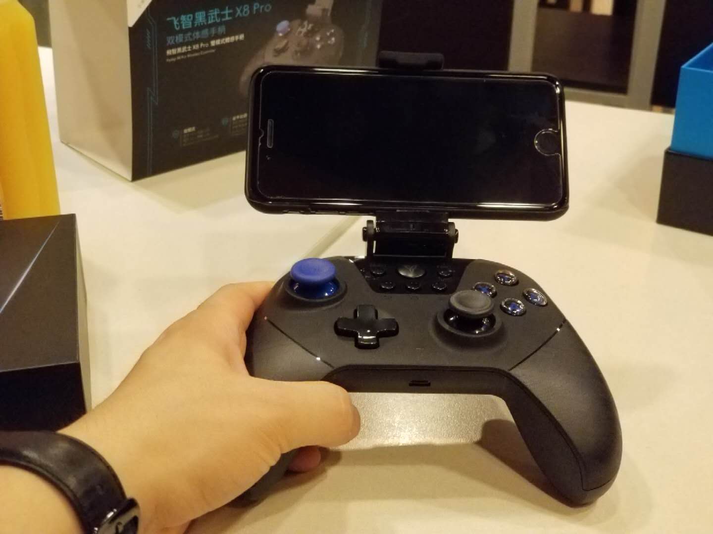 飞智黑武士x8pro有2.4g嘛,飞智黑武士x8pro有哪些模式