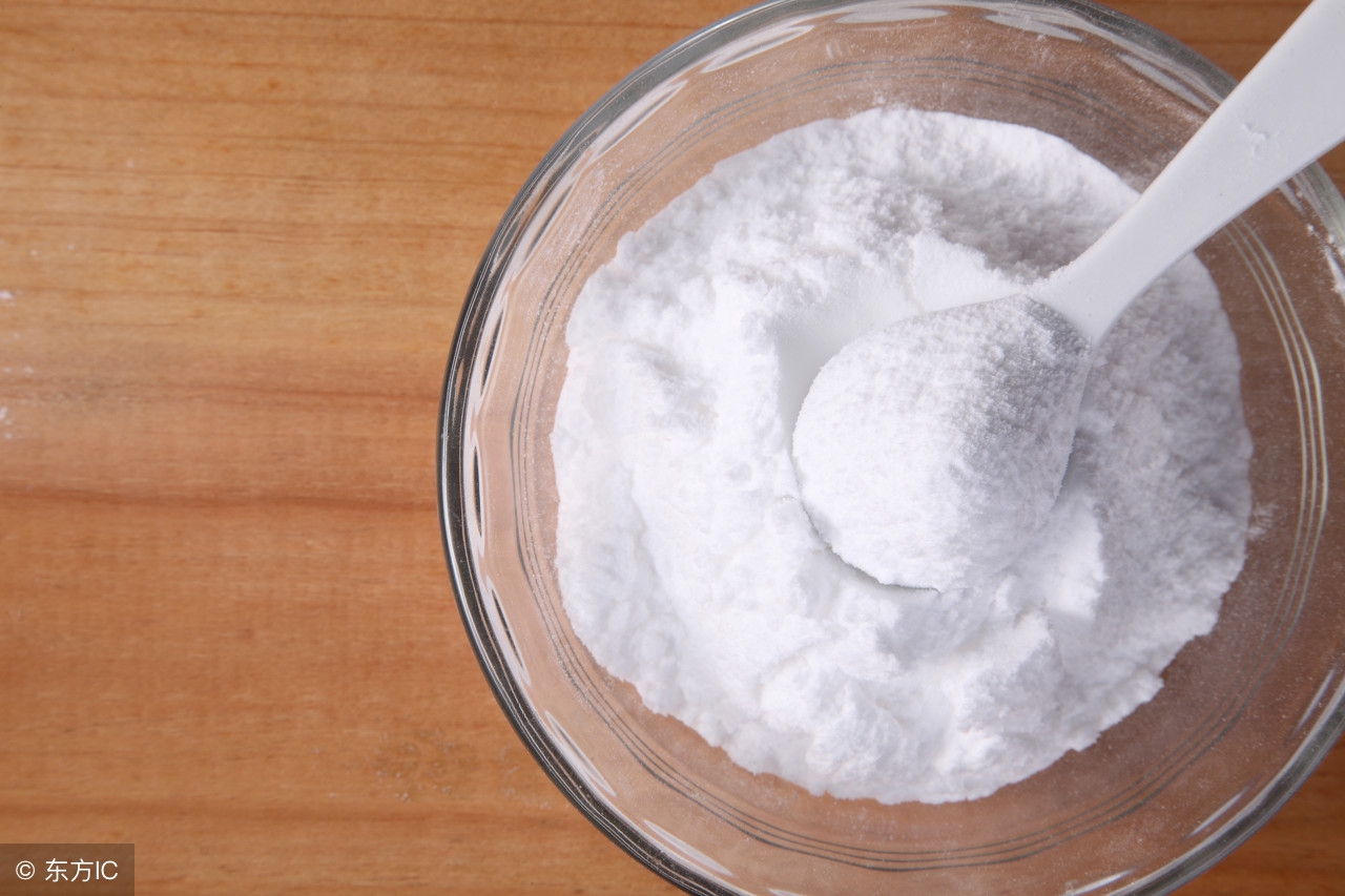 满脸痘痘和痘印不去医院怎么去除,满脸痘印怎么治学生