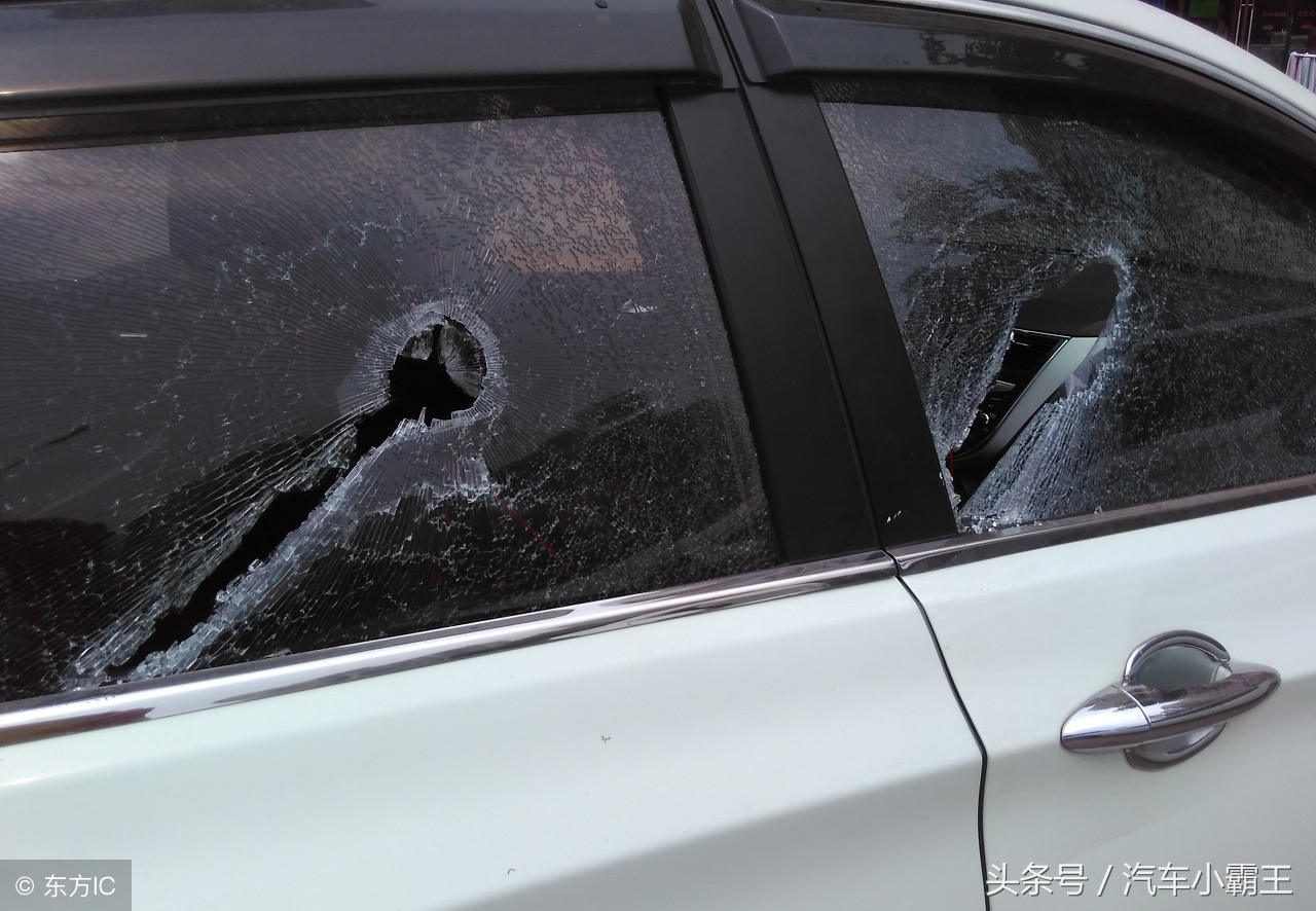 盘点那些又土又无用的汽车装饰,汽车有哪些不必要的装饰品