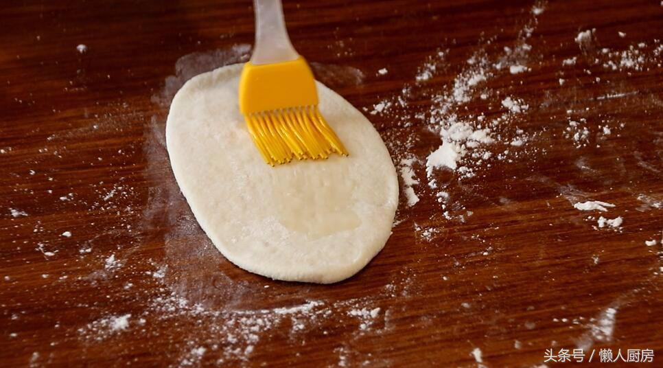 家庭版荷叶饼肉夹馍怎么做,早餐荷叶饼肉夹馍家常做法