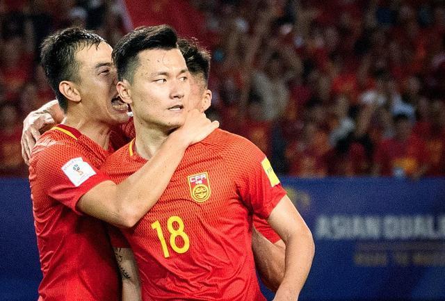 白岩松说足球中国和日本比赛,白岩松与足球