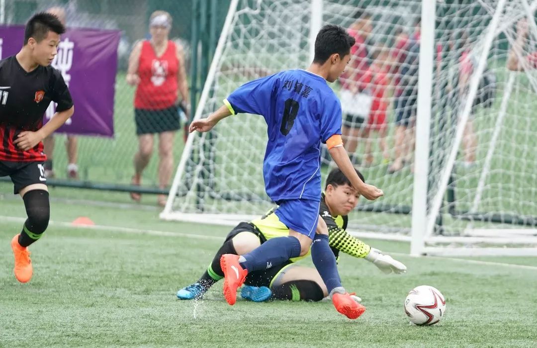 庆祝c罗夺得金球奖,c罗冠军庆祝