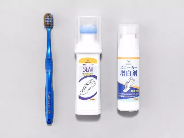 小白鞋脏了去超市买什么东西来擦,鞋子拼团小白鞋