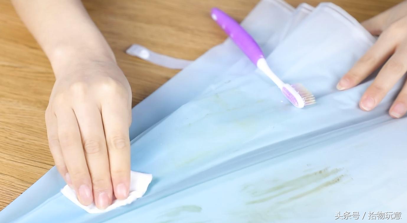 雨伞上的污垢怎么清除,雨伞顽固污渍怎么清洗