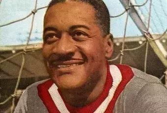 足球不只是一项运动英文,足球的确是一个有温度的运动