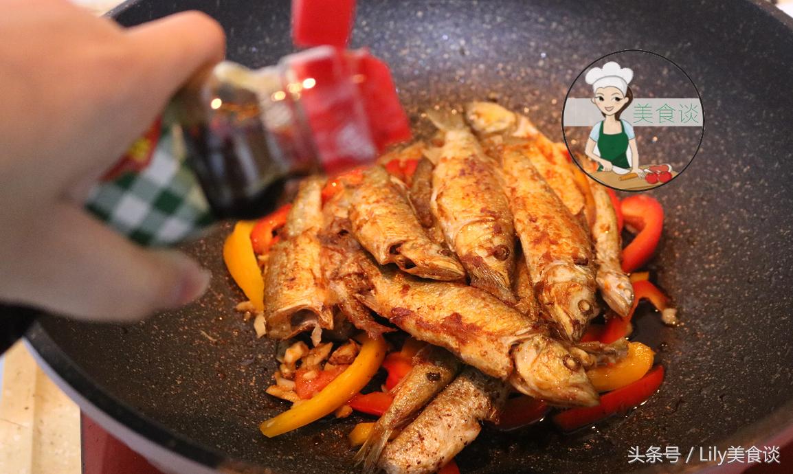 煎鱼不粘锅的技巧怎样煎鱼好吃呢,煎鱼入味又不破皮全靠这招