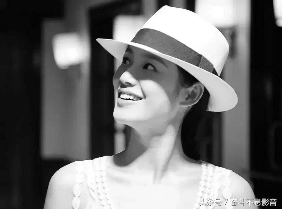 40岁的周韵和50岁的许晴,许晴和周韵谁更有气质