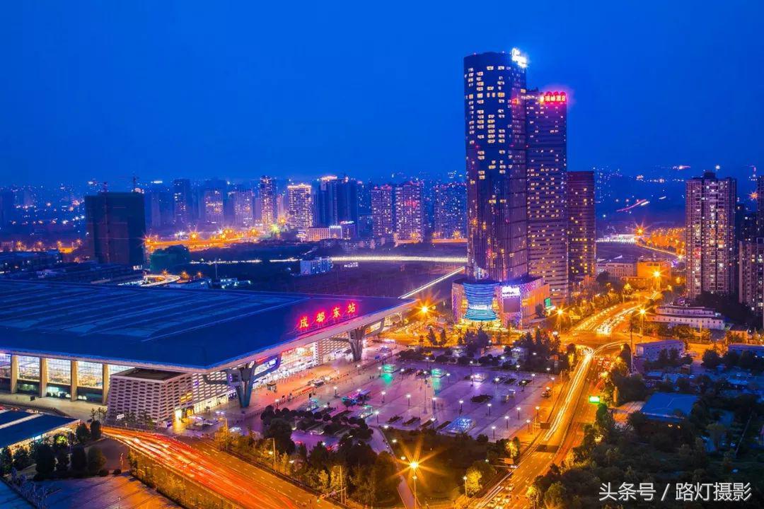 大堂直通高铁站，去成都住这家网红酒店吃喝住行玩到爽！