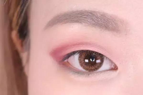 单眼皮适合的画眼线方法,单眼皮不同眼型怎么画眼线