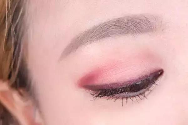 单眼皮适合的画眼线方法,单眼皮不同眼型怎么画眼线