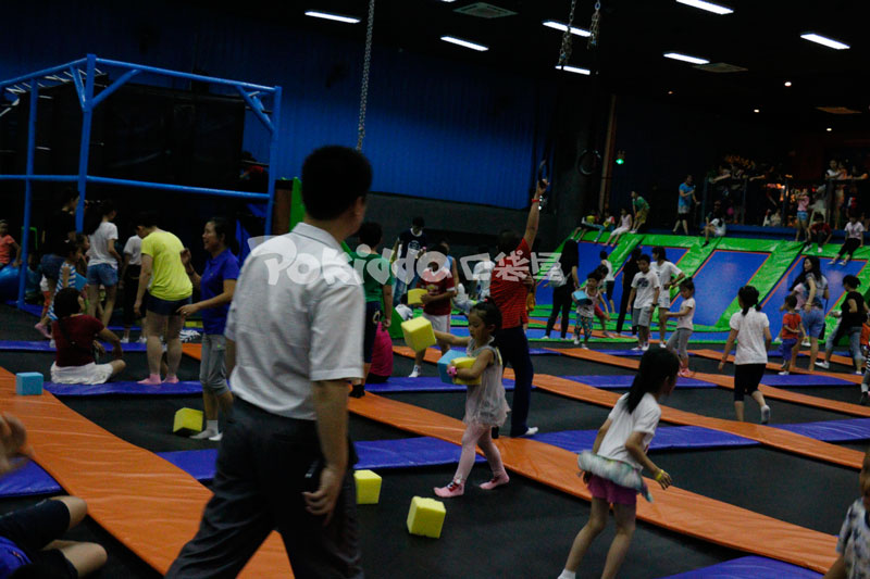 蹦床儿童乐园为何那么受市场欢迎,蹦床乐园如何经营