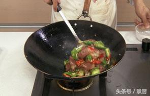 炒腊肉是先炒蒜苔还是先炒腊肉,腊肉的家常做法怎么炒好吃教程