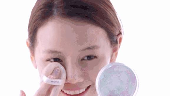 防止脸上长粉刺的方法,脸上长斑要当心