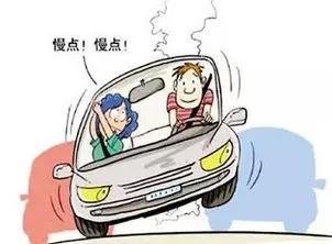 车的实习标志贴到哪里才能算正规,汽车实习标志可以不撕吗