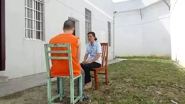 被软色情“榨干”的年轻人们