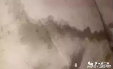 混凝土楼板渗水原因,地下车库楼板渗水是怎么回事