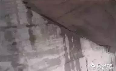 混凝土楼板渗水原因,地下车库楼板渗水是怎么回事