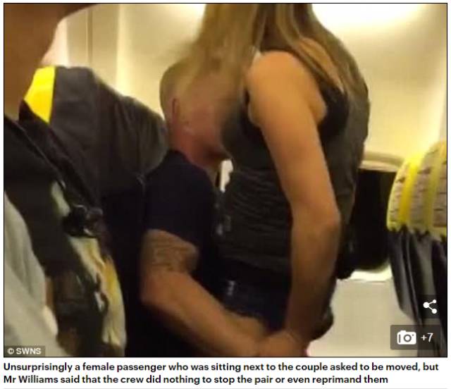 骇人听闻！女乘客当众脱裤，直接在飞机过道上尿尿！男乘客在机上“*飞机打**”！互不认识的乘客机上当众*爱做**做的事……简直刷三观