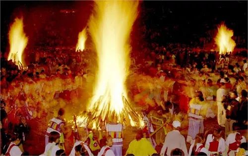 云南的火把节真热闹,云南最热闹的火把节