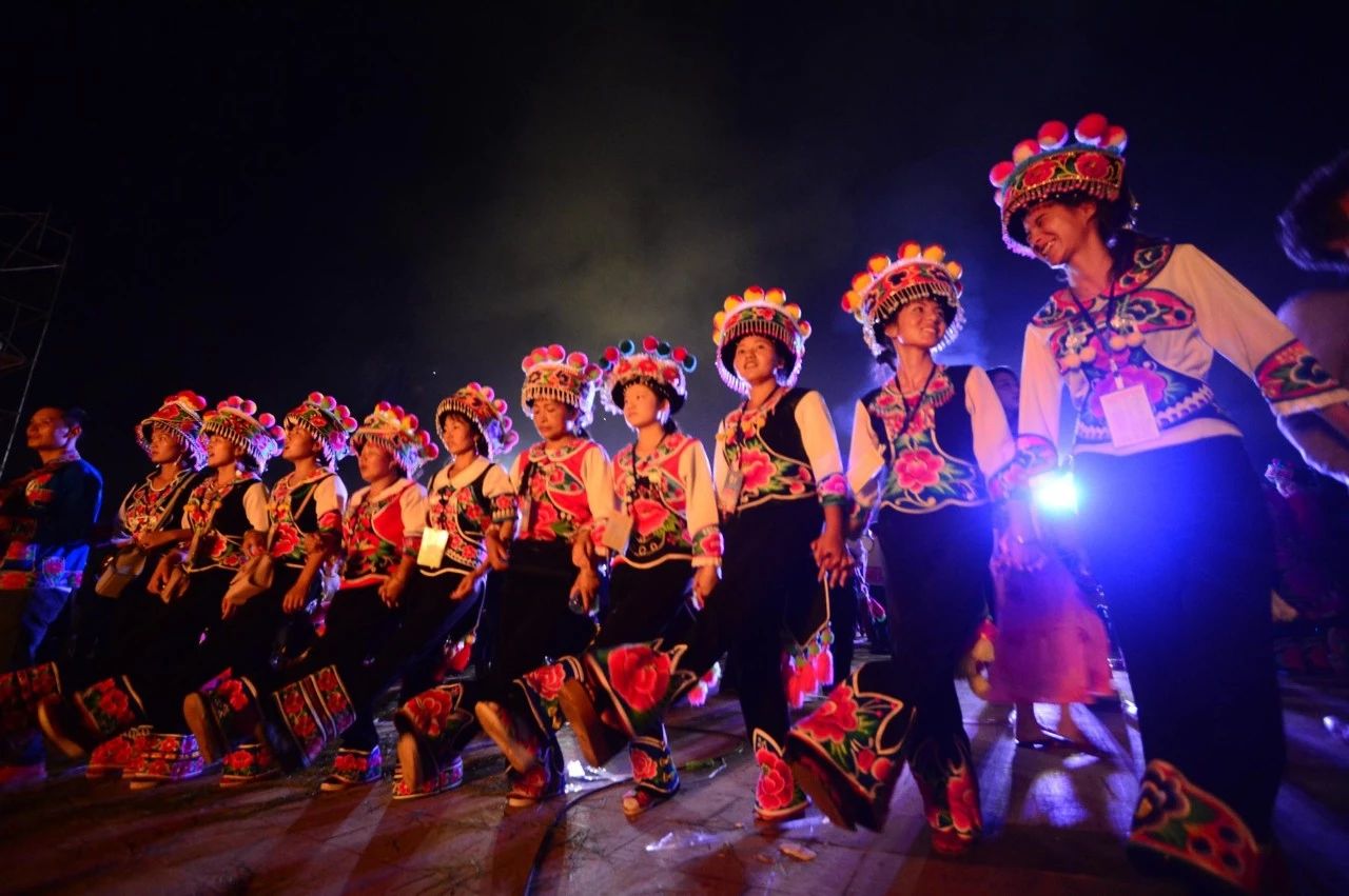 宁可错过世界杯也不要错过云南的火把节！