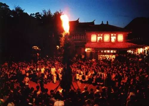 宁可错过世界杯也不要错过云南的火把节！