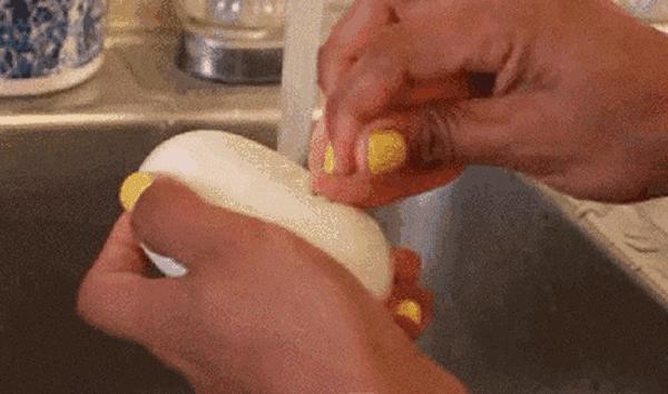 化妆品的小妙招你会了吗,教你一招化妆品永远用不完的方法