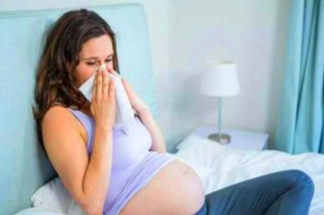 打喷嚏胎宝宝会有什么反应,孕妈打喷嚏胎宝什么反应