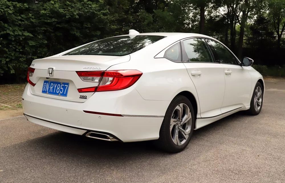 车主总结十代半雅阁的9个优缺点,雅阁2021款第十代雅阁油电混合