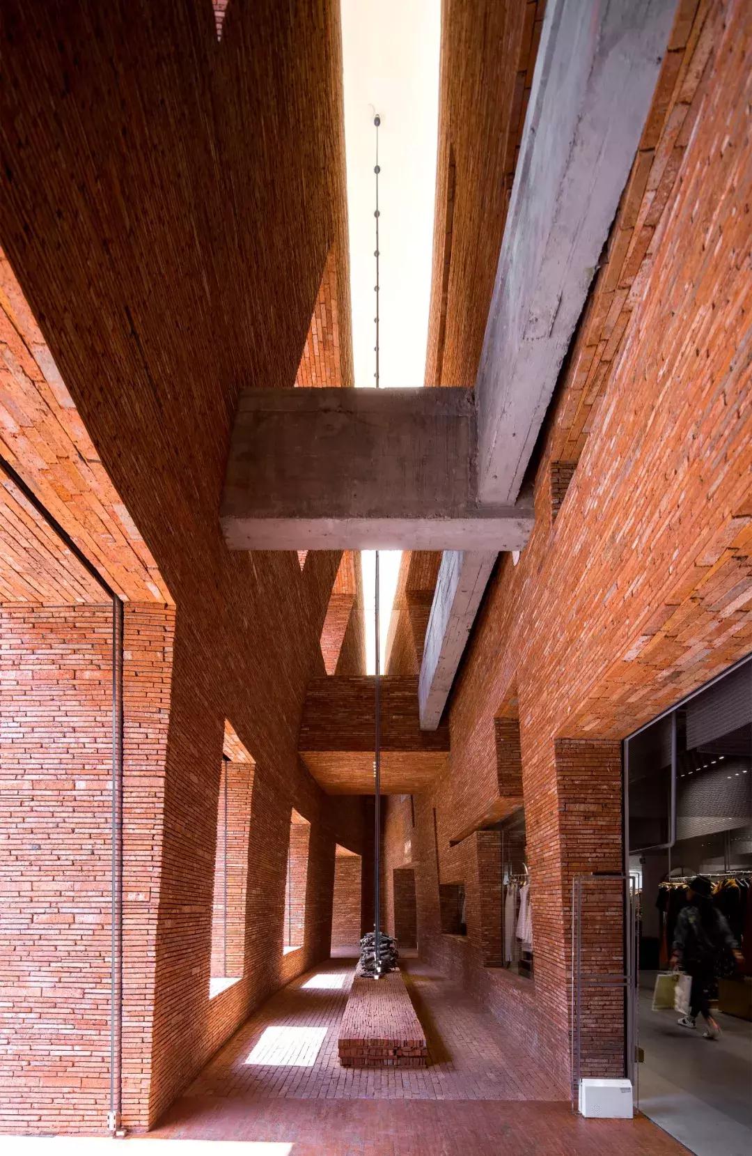 新作首发｜墟之峡谷.上海UR旗舰店！