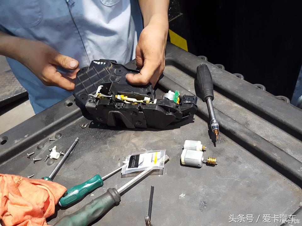 23款路虎揽胜钥匙失灵解决方法,路虎揽胜左前门锁动但锁不了