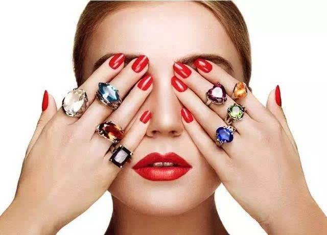 戴什么戒指招桃花,男女生戴戒指的正确戴法
