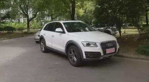 8月出厂的车，玻璃竟然是9月份，奥迪4S店：没问题的