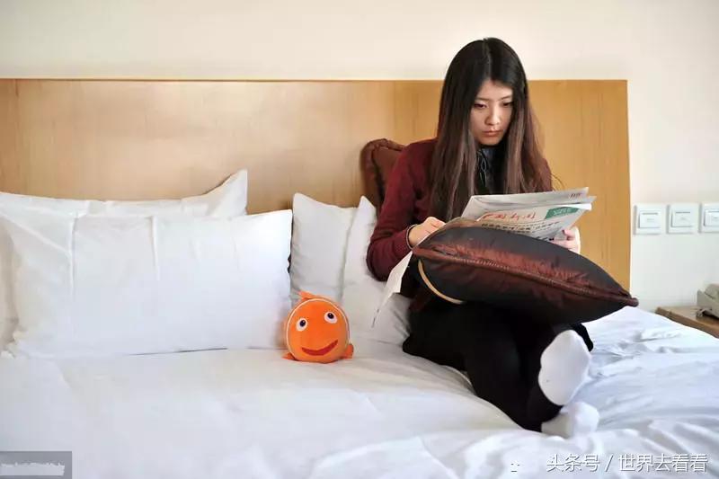 美女博士当“酒店试睡员”在旅游中挣钱