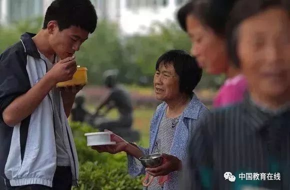 直击高考工厂毛坦厂,毛坦厂亚洲最大高考工厂
